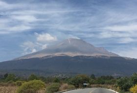 Continua activo el volc&aacute;n