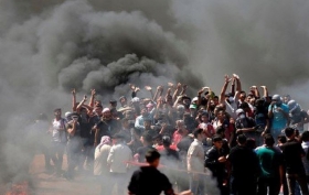 Las fuerzas israel&iacute;es est&aacute;n respondiendo con m&eacute;todos de dispersi&oacute;n de masas .