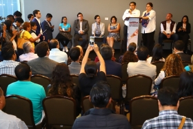 Invit&oacute; a hacer equipo para lograr que las cosas en Puebla funcionen 