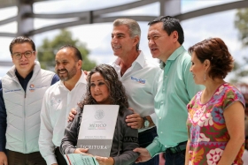 Entregaron mil 66 certificados de cuartos adicionales, mil 001 cartas de liberaci&oacute;n de adeudo y 200 escrituras de &ldquo;Papelito habla&rdquo;.