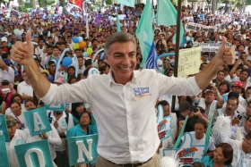 M&aacute;s m&eacute;dicos y medicinas para Tecamachalco, dentro del plan para Puebla, asegura Tony Gali