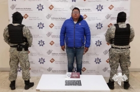 Estaba en posesi&oacute;n de aparente cristal