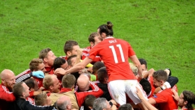 Gales da sorpresa y est&aacute; en semifinal
