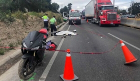 El veh&iacute;culo habr&iacute;a derrapado por el lodo del lugar 