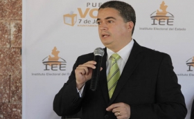 Guerrero renunci&oacute;  a presidencia del IEE de Puebla