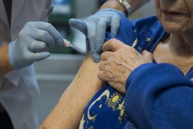 &iquest;Qu&eacute; cuidados debe tener un adulto mayor vacunado vs #COVID19?