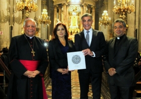 Recopila los or&iacute;genes de la Bas&iacute;lica y resalta la importancia de Puebla en el desarrollo cultural del pa&iacute;s.