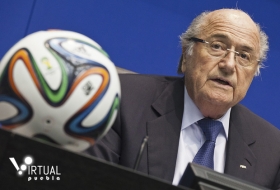 &iexcl;Blatter renunci&oacute; a la FIFA!