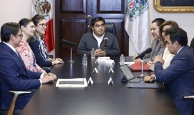 Miguel Barbosa se reuni&oacute; en Casa Aguayo con directivos de la empresa digital de movilidad