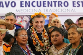 Entregaron distinciones a terapeutas de las siete regiones del estado, con m&aacute;s de 50 a&ntilde;os de servicio