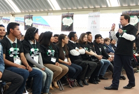 Exhort&oacute; a j&oacute;venes a hacer ejercicio