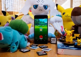 juegan Pok&eacute;mon Go de noche y sin supervisi&oacute;n de un adulto