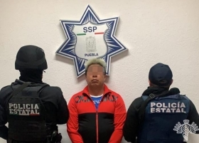 En posesi&oacute;n de aparente coca&iacute;na y un arma de fuego 