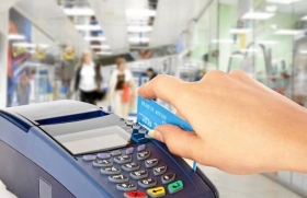 &iquest;Por qu&eacute; en algunos lugares ya no te piden tu firma al pagar con tarjeta?