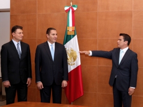 Islas es miembro del patronato de la Fundaci&oacute;n Checo P&eacute;rez desde 2013