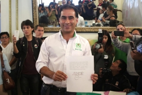 Como gobernador trabajar&aacute; con los diferentes sectores sociales,