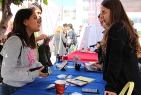 Realizan feria de pr&aacute;cticas