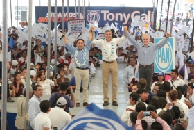La gente de Amozoc est&aacute; con Tony Gali