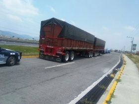 Recuperan cami&oacute;n robado