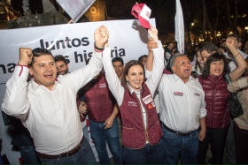 Acto simb&oacute;lico en el Z&oacute;calo de Puebla  