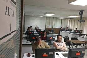 La SEP rechaza a la mitad de los maestros que busc&oacute; una plaza