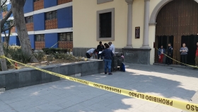El cuerpo qued&oacute; arrodillado
