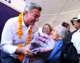  Encabeza la Caravana de Progreso en esta regi&oacute;n