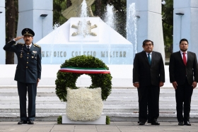 Se rinde homenaje a los h&eacute;roes mexicanos     