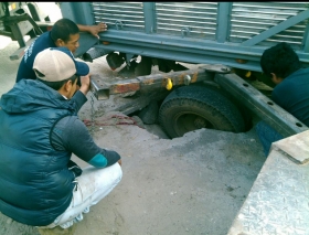 Camioneta abandonada con di&eacute;sel