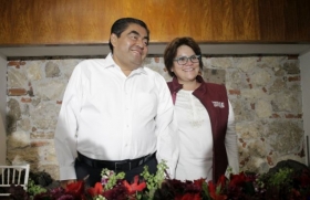 Es una de la personas m&aacute;s cercanas al virtual gobernador de Puebla 