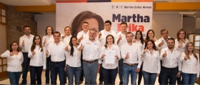 Se reuni&oacute; con los integrantes del equipo que la acompa&ntilde;ar&aacute;n durante el periodo de campa&ntilde;a