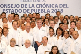 El mandatario reconoci&oacute; la labor y las aportaciones culturales que realizan