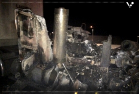 El ch&oacute;fer del trailer se salv&oacute; de morir calcinado.