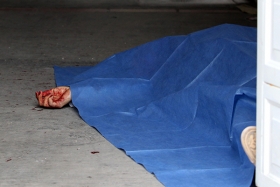Ni&ntilde;o presenci&oacute; la muerte de su madre a manos de su padre